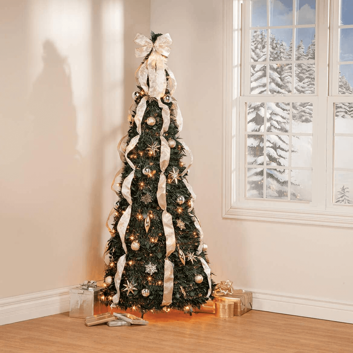Foldable lighted Christmas tree